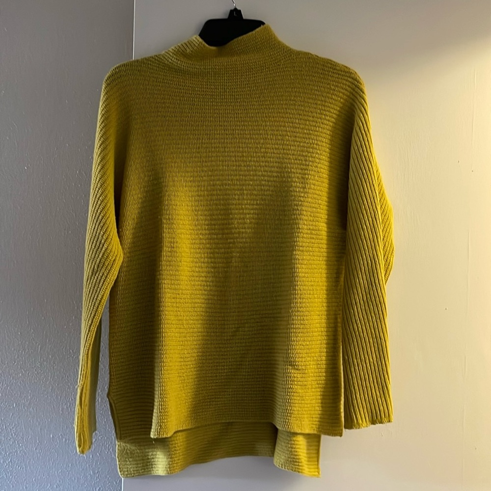 Lime green/yellow top